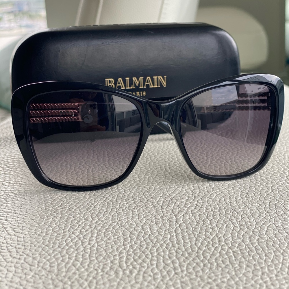 Balmain Sunglasses with case - Picture 3 of 4